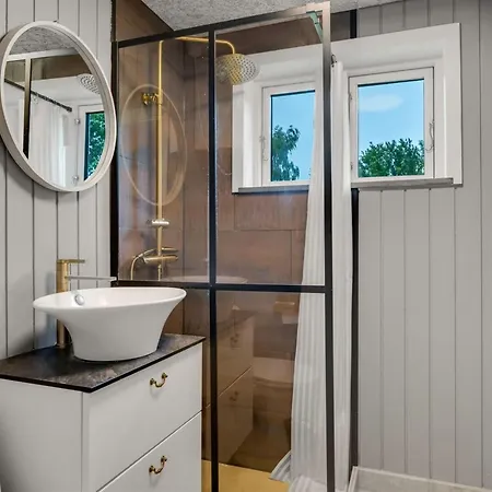 Elisa - 600m From The Sea By Interhome * Hals