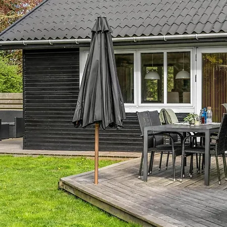 Elisa - 600m From The Sea By Interhome * Hals